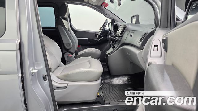 Hyundai Starex 2019 — photo 16