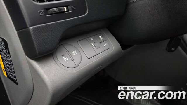 Hyundai Starex 2019 — photo 27