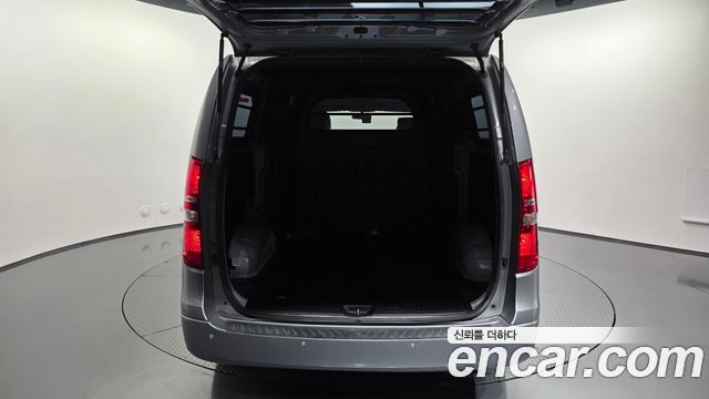 Hyundai Starex 2019 — photo 29