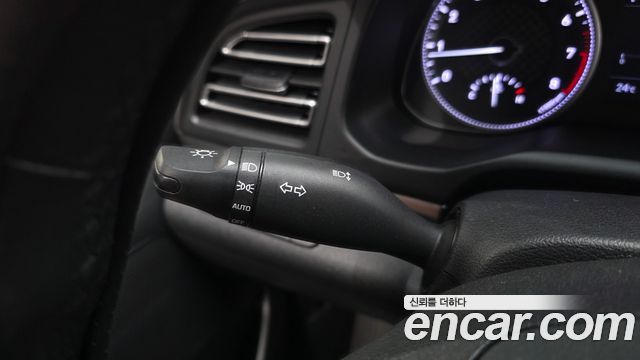 Hyundai AVANTE 2020 — photo 16