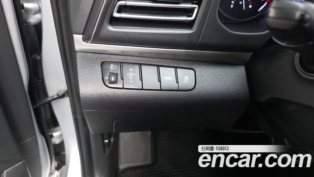 Hyundai AVANTE 2020 — photo 19