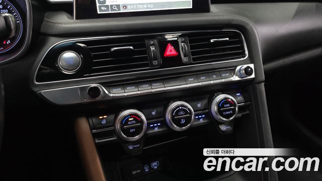 Genesis G70 2018 — photo 23