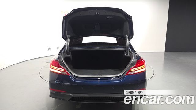 Genesis G70 2018 — photo 26