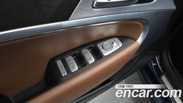 Genesis G70 2018 — photo 27