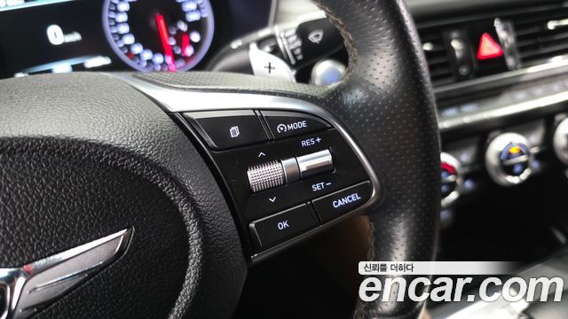 Genesis G70 2018 — photo 28