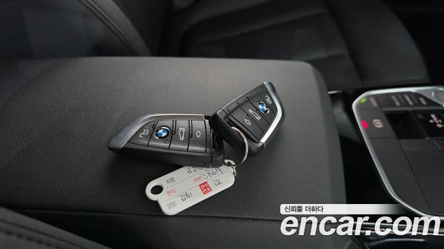 BMW 3-Series 2020 — photo 21