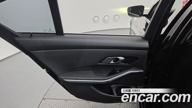 BMW 3-Series 2020 — photo 15