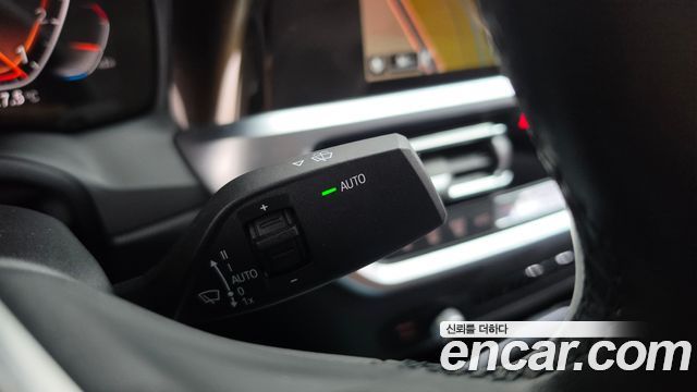 BMW 3-Series 2020 — photo 28