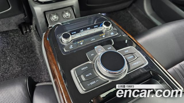 Genesis EQ900 2016 — photo 29