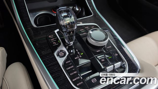 BMW X7 2021 — photo 12