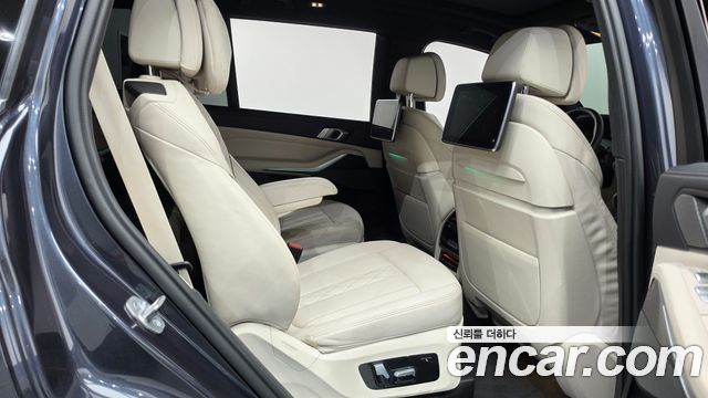 BMW X7 2021 — photo 17