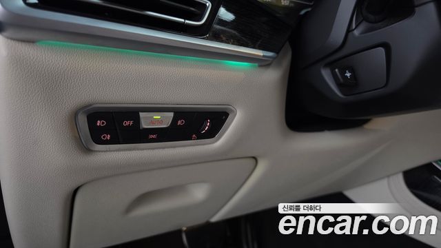 BMW X7 2021 — photo 24