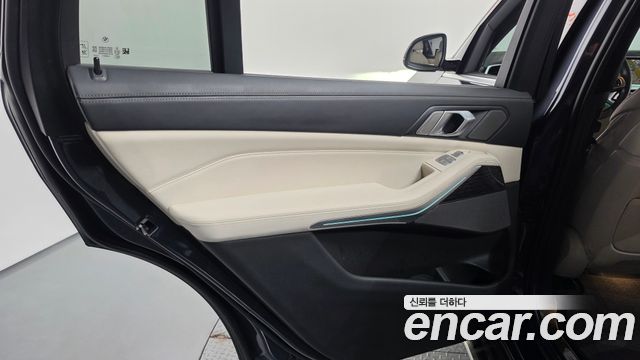 BMW X7 2021 — photo 15
