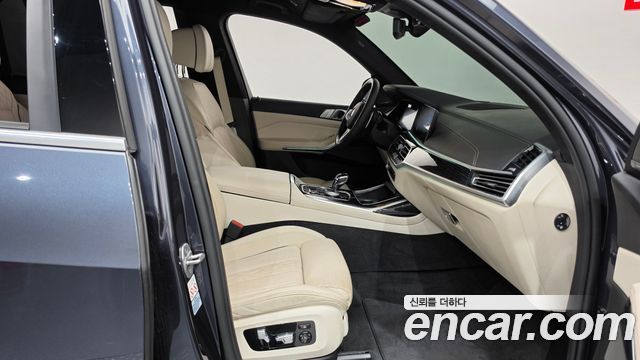 BMW X7 2021 — photo 16