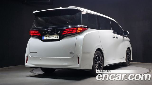 Toyota Alphard 2024 — photo 2