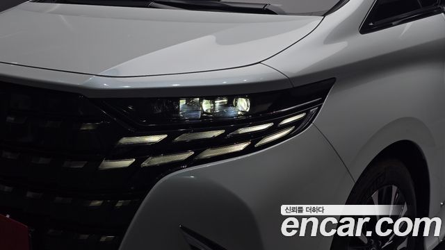 Toyota Alphard 2024 — photo 8
