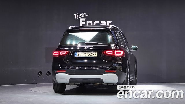 Mercedes-Benz GLB-Class 2021 — photo 4
