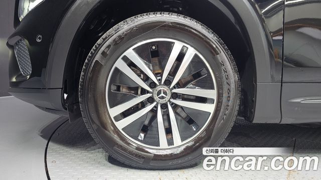 Mercedes-Benz GLB-Class 2021 — photo 5