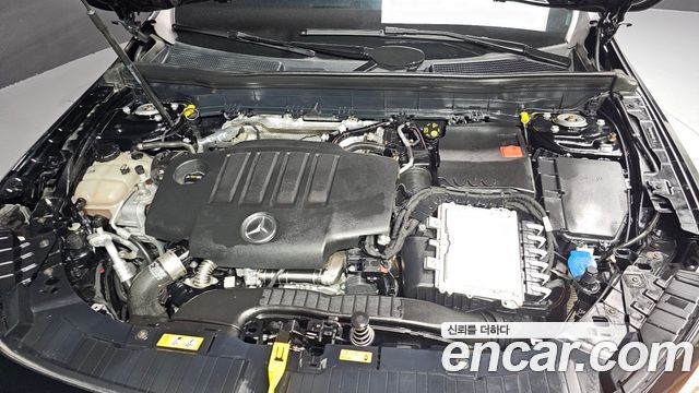 Mercedes-Benz GLB-Class 2021 — photo 6