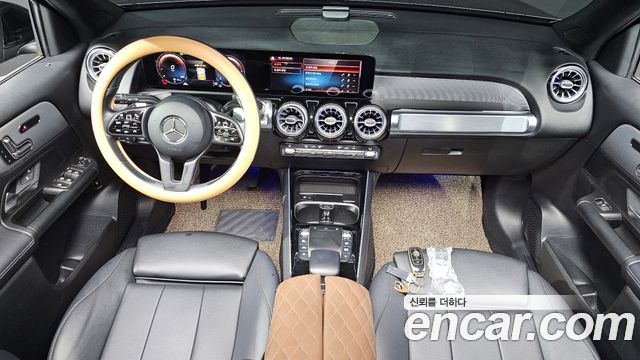 Mercedes-Benz GLB-Class 2021 — photo 10