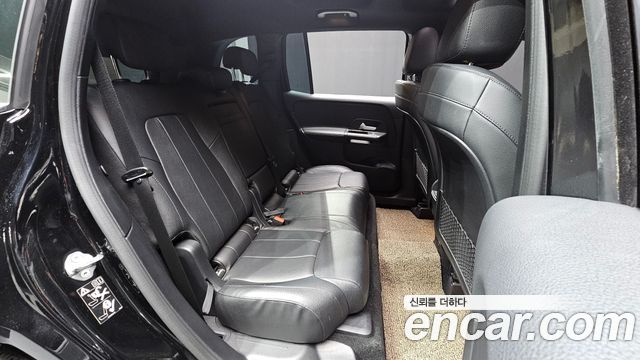 Mercedes-Benz GLB-Class 2021 — photo 17