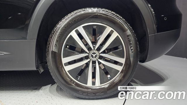 Mercedes-Benz GLB-Class 2021 — photo 7