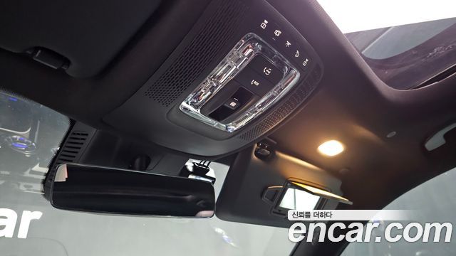 Mercedes-Benz GLB-Class 2021 — photo 29