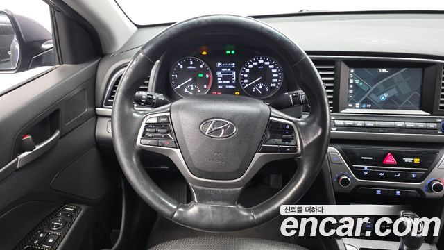 Hyundai AVANTE 2016 — photo 13