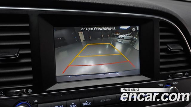 Hyundai AVANTE 2016 — photo 16
