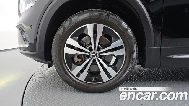 Mercedes-Benz GLB-Class 2021 — photo 5