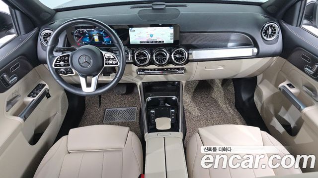 Mercedes-Benz GLB-Class 2021 — photo 10