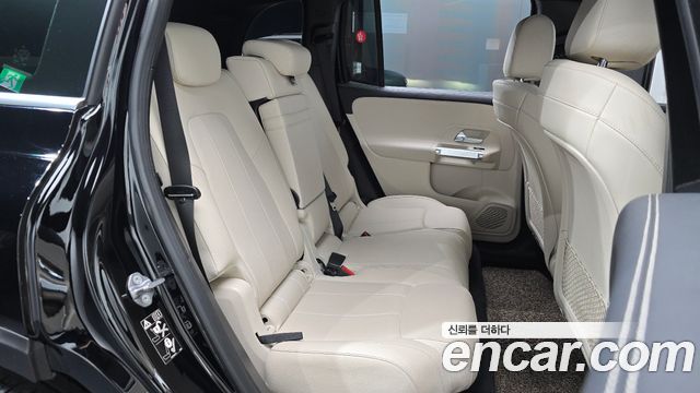 Mercedes-Benz GLB-Class 2021 — photo 17