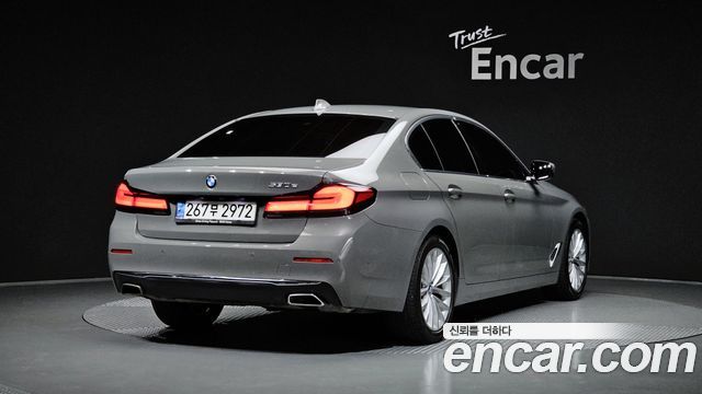 BMW 5-Series 2021 — photo 2