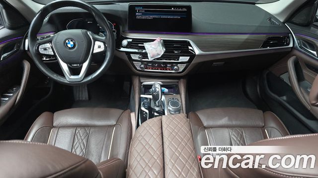 BMW 5-Series 2021 — photo 10