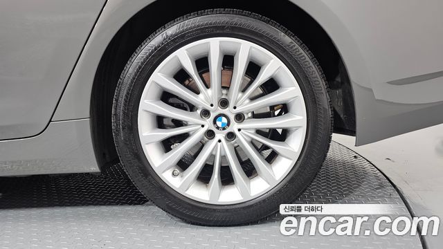 BMW 5-Series 2021 — photo 7