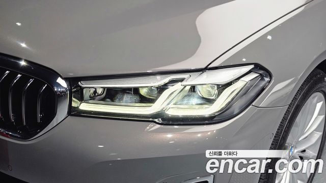BMW 5-Series 2021 — photo 8