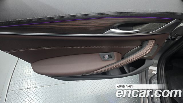 BMW 5-Series 2021 — photo 15