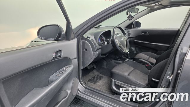Hyundai i30 2008 — photo 10