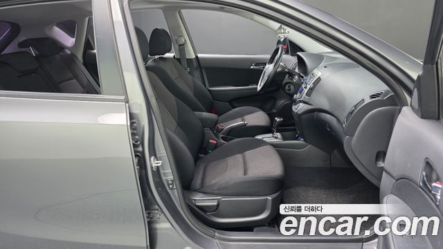 Hyundai i30 2008 — photo 11