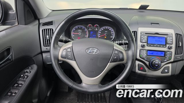 Hyundai i30 2008 — photo 13