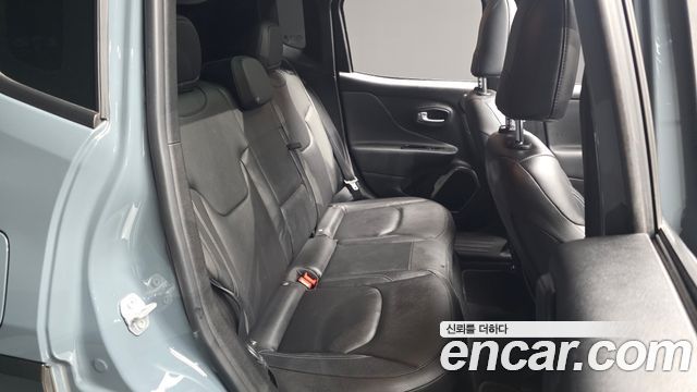 Jeep Renegade 2018 — photo 18