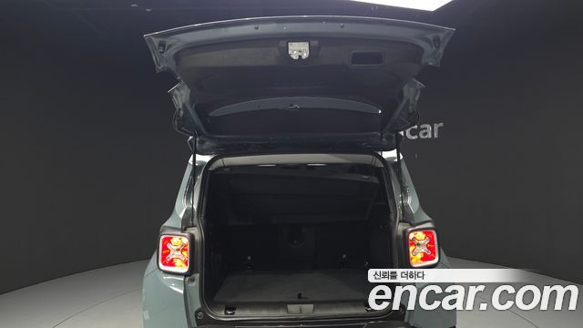 Jeep Renegade 2018 — photo 26
