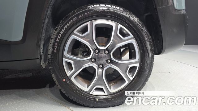 Jeep Renegade 2018 — photo 7