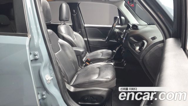 Jeep Renegade 2018 — photo 16