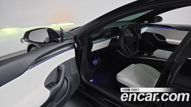 Tesla Model S 2023 — photo 13