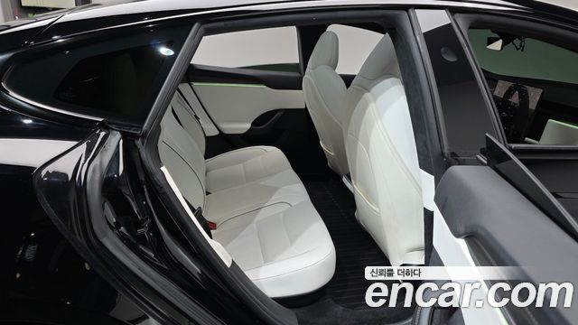 Tesla Model S 2023 — photo 18