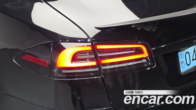 Tesla Model S 2023 — photo 9
