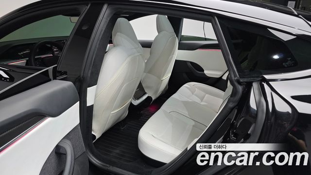 Tesla Model S 2023 — photo 16