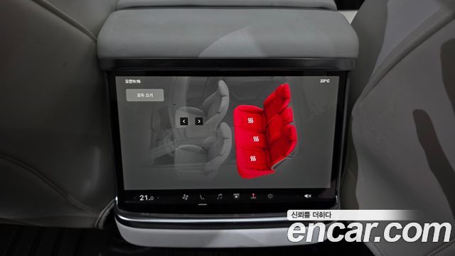 Tesla Model S 2023 — photo 29