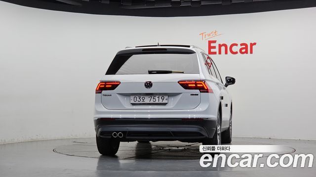 Volkswagen Tiguan 2018 — photo 4